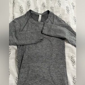 Grey lululemon swiftly tech long sleeve